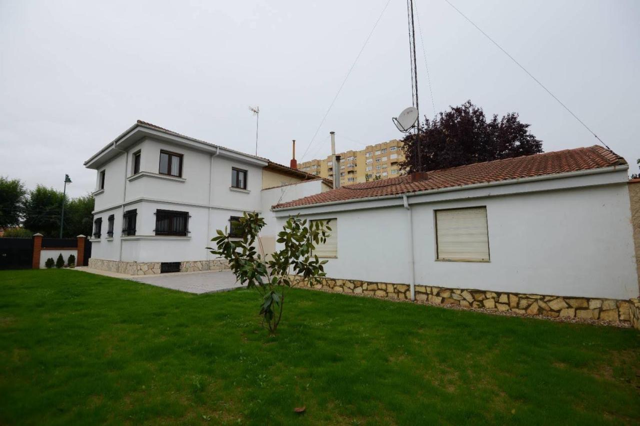 Villa Housing Leon Casa Con Jardin Esterno foto